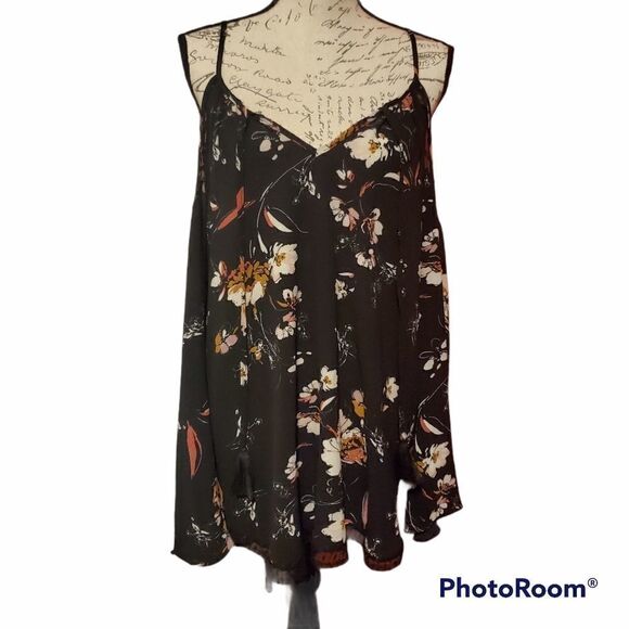 BISHOP & YOUNG Peasant Cold Shoulder Top - Picture 2 of 7